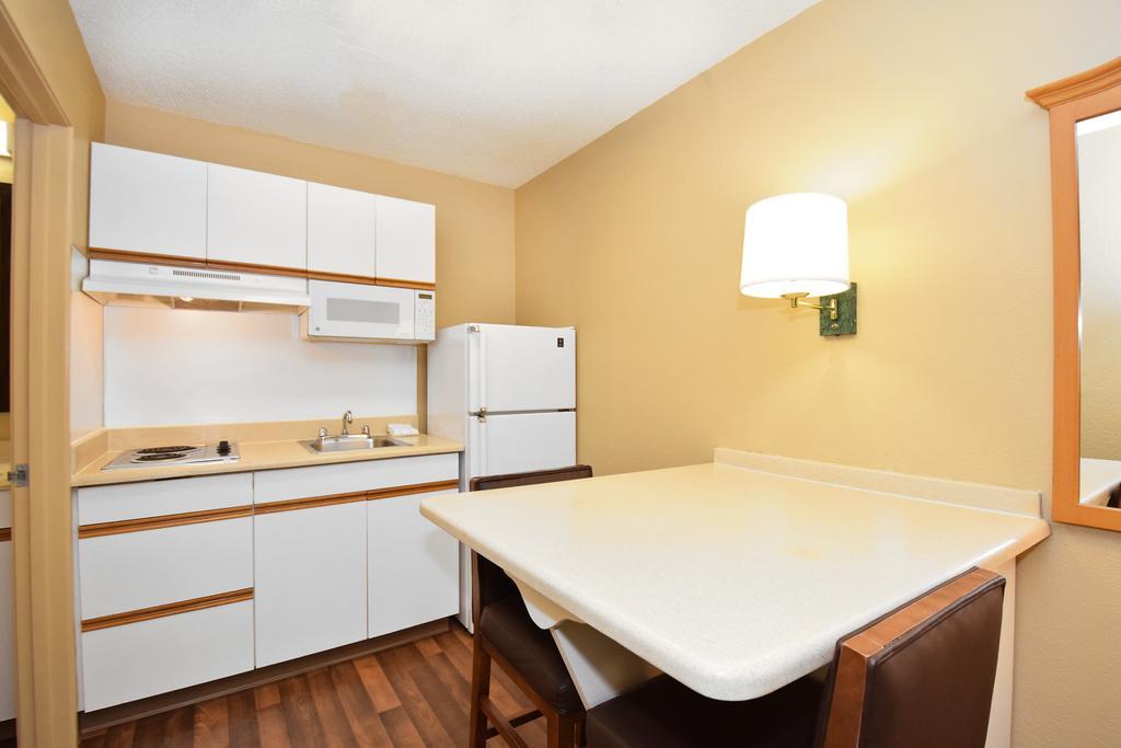 Extended Stay America Select Suites - Raleigh - Research Triangle Park - Hwy 55 Durham megye  Kültér fotó